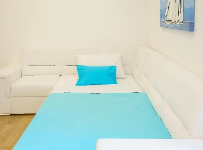 Dalmat Blue شقة *