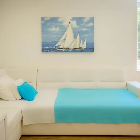 Dalmat Blue アパート