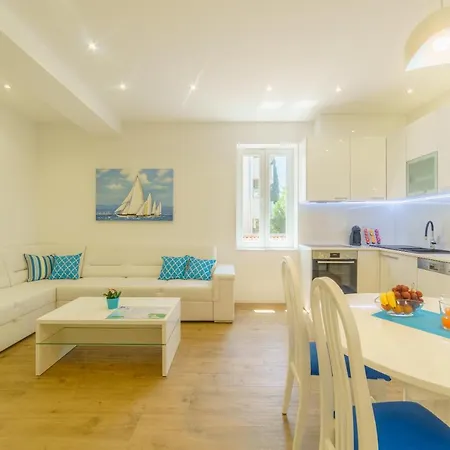 Dalmat Blue アパート